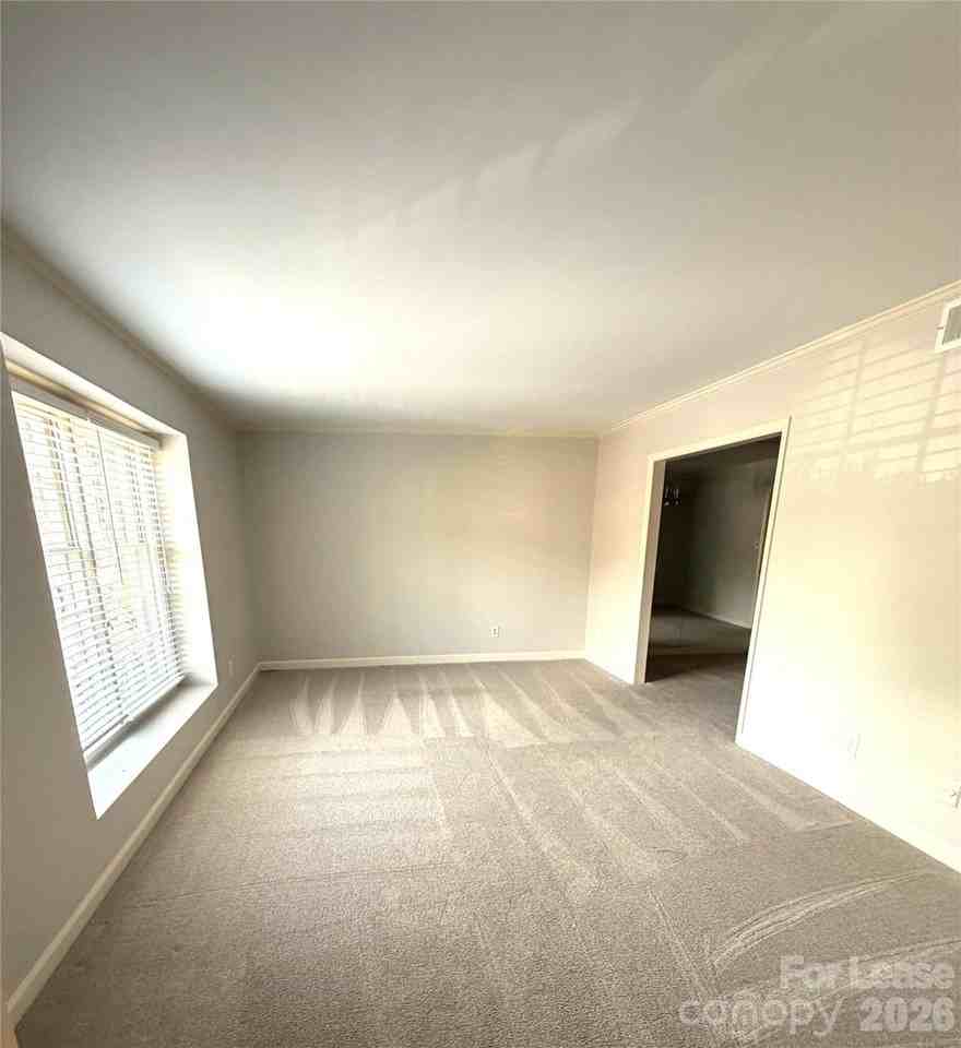 6648 Bunker Hill Cir - Photo 2 of 25