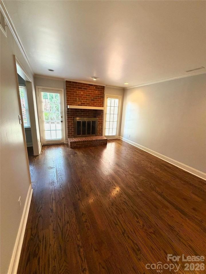 6648 Bunker Hill Cir - Photo 5 of 25