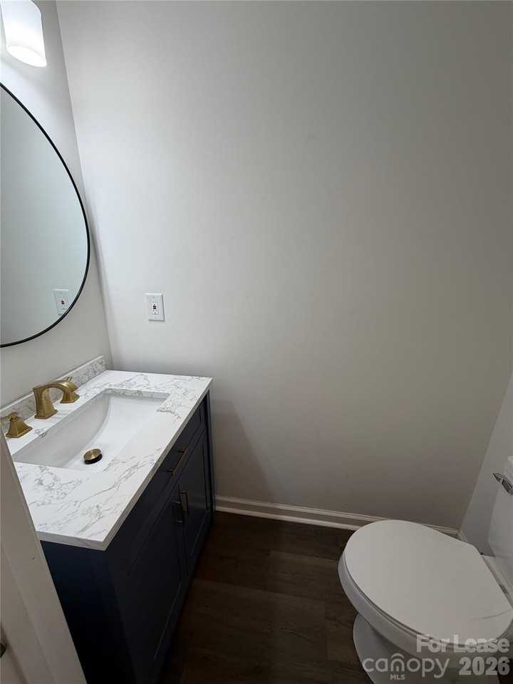 5406 Barrington Dr - Photo 5 of 20