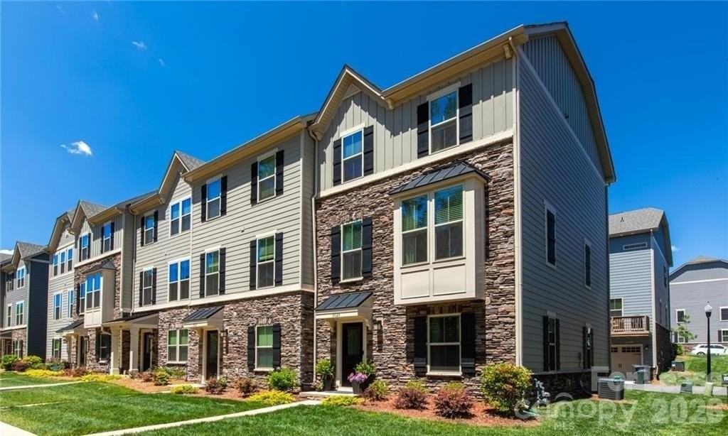 3023 Salix Bend Dr - Photo 2 of 20