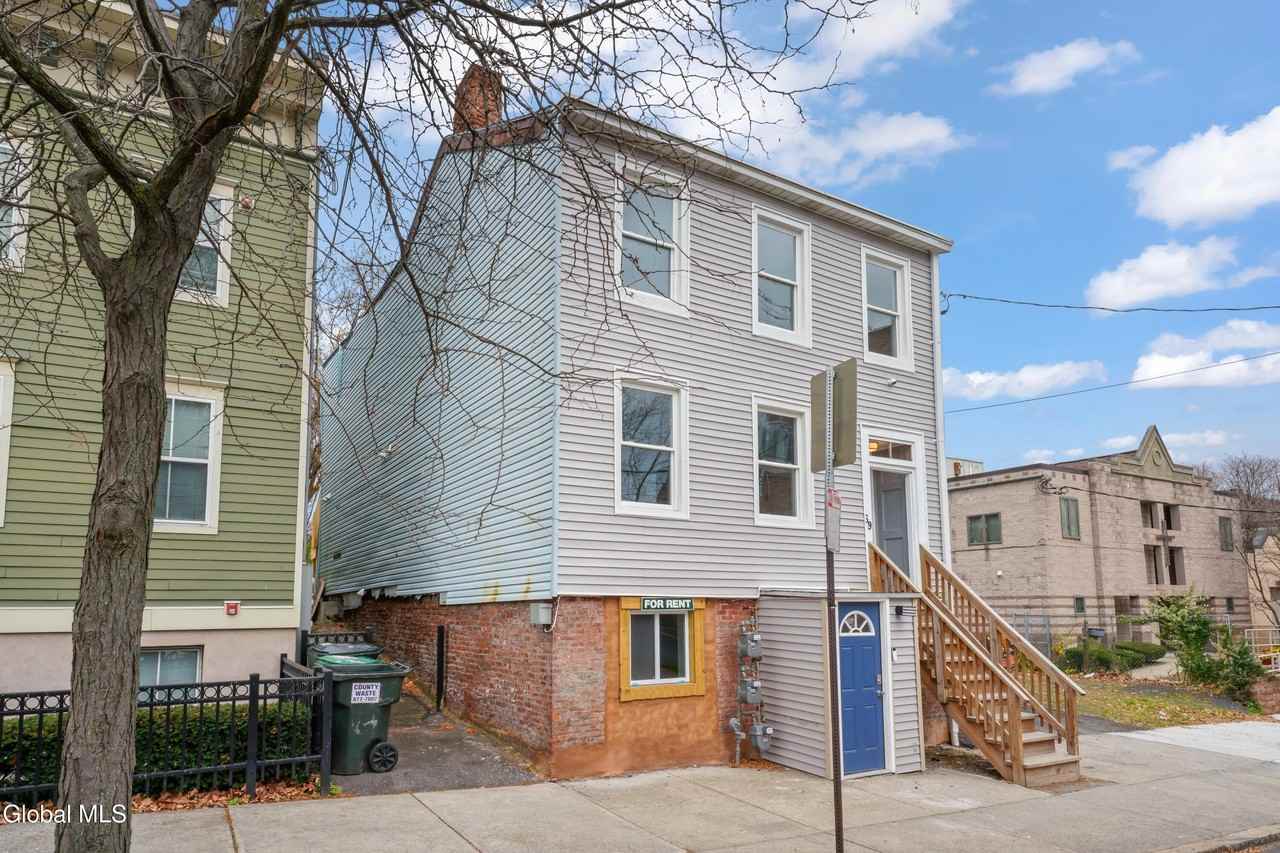 69 2nd St #2 - Photo 2 of 31