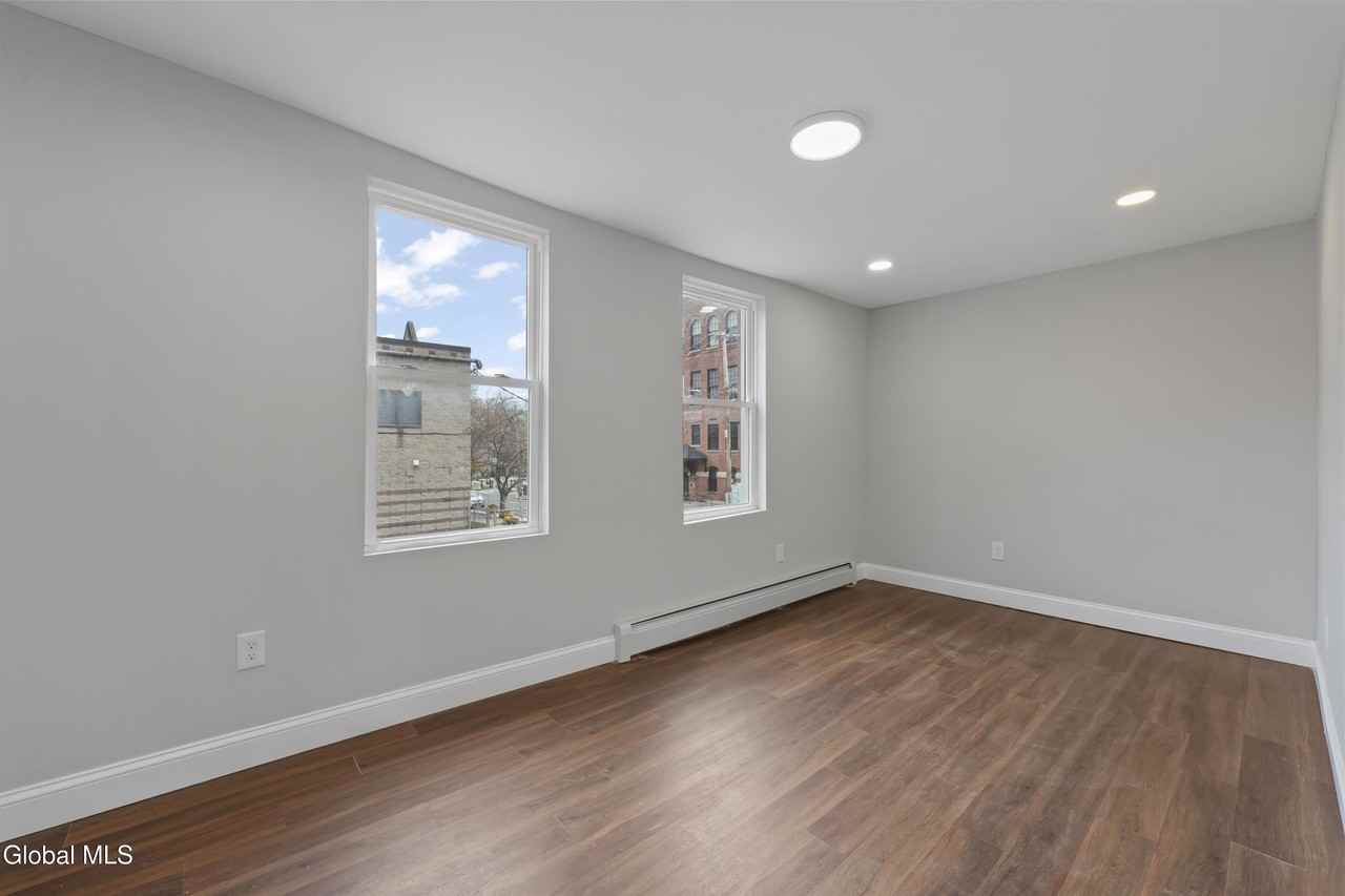 69 2nd St #2 - Photo 4 of 31