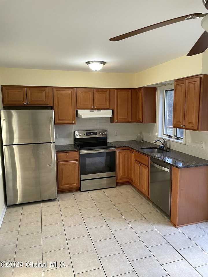 23 Woodridge Cir #A - Photo 2 of 21