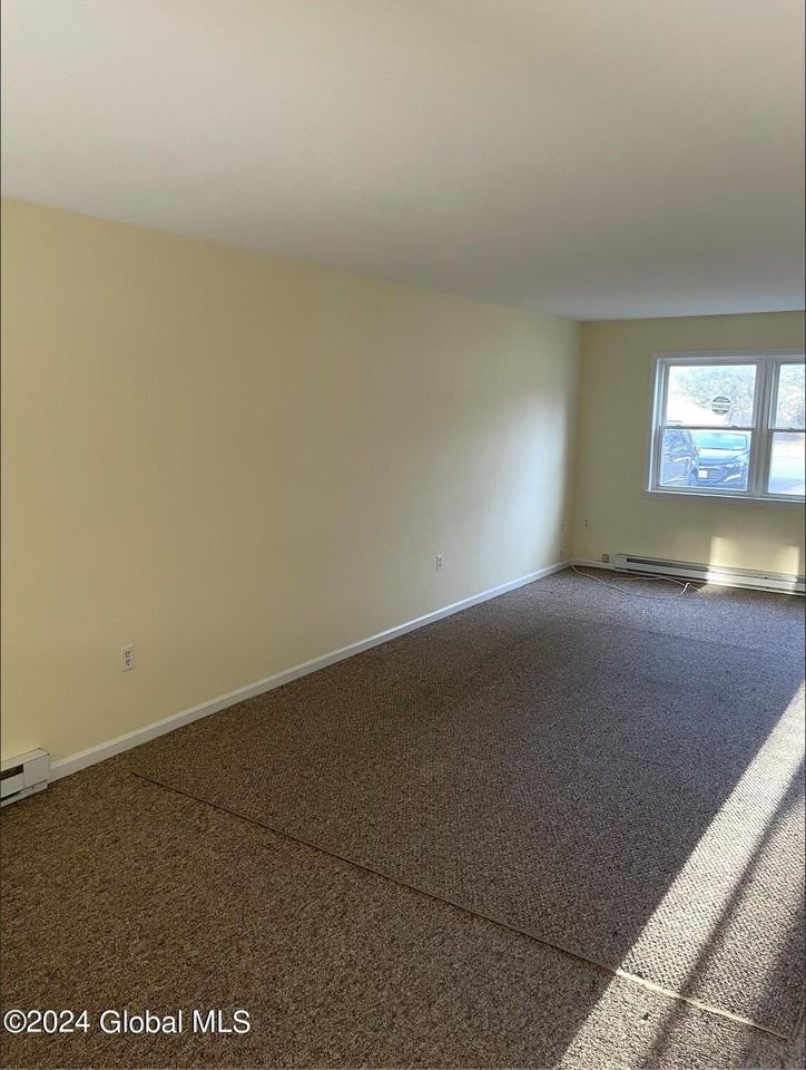 23 Woodridge Cir #A - Photo 5 of 21
