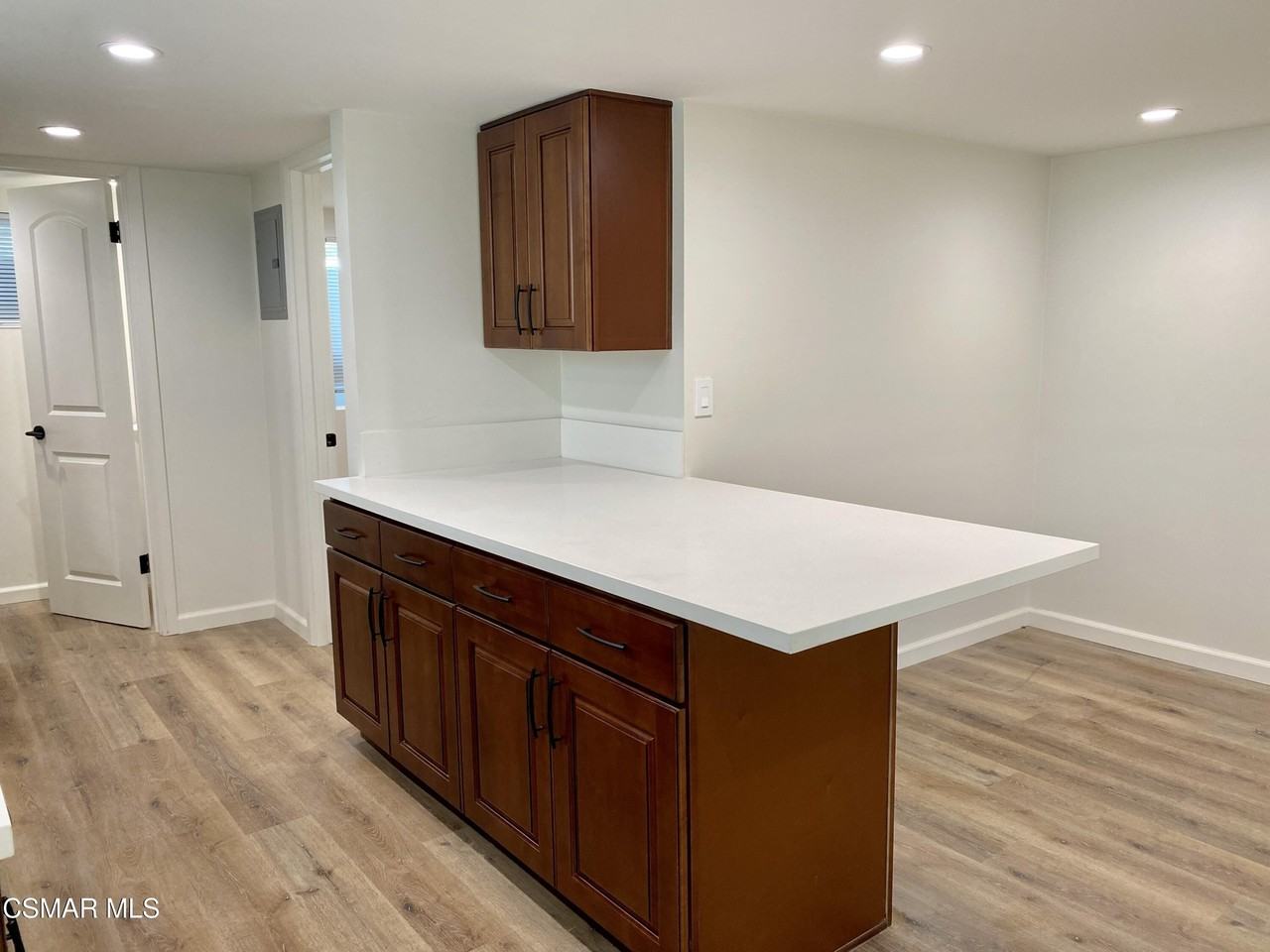 423 Saratoga St #3-4 - Photo 4 of 22