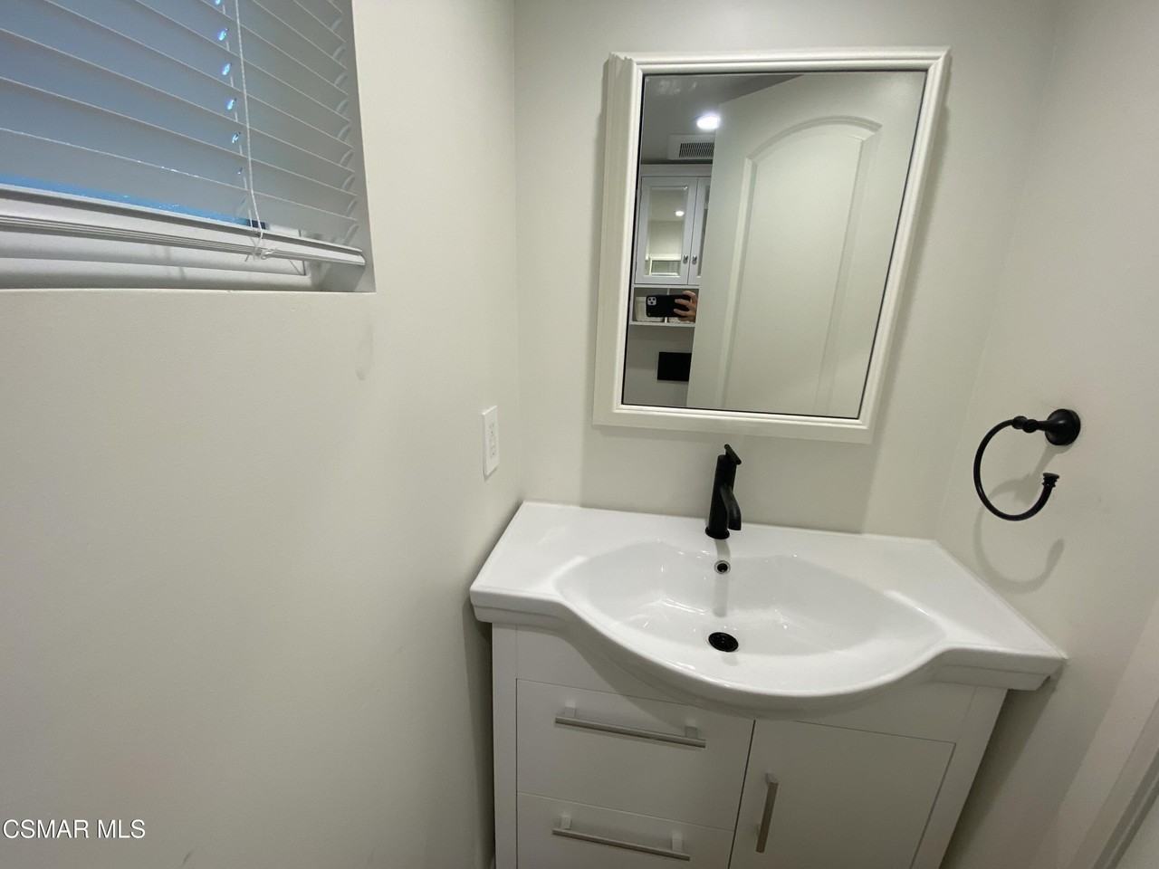 423 Saratoga St #3-4 - Photo 7 of 22