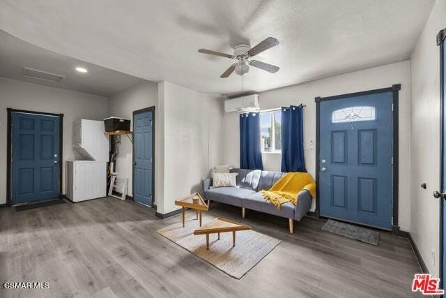3611 Whiteside Street #B - Photo 3 of 12