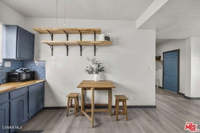 3611 Whiteside Street #B - Photo 5 of 12