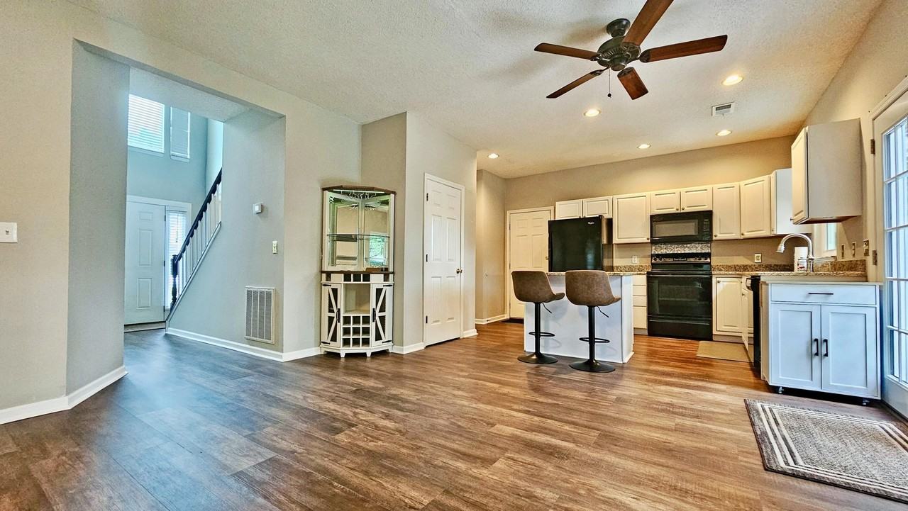 94 Blairmore Dr - Photo 2 of 23