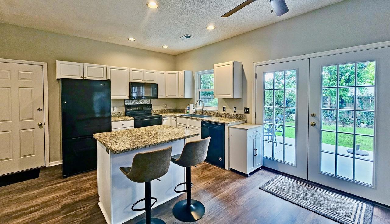 94 Blairmore Dr - Photo 4 of 23