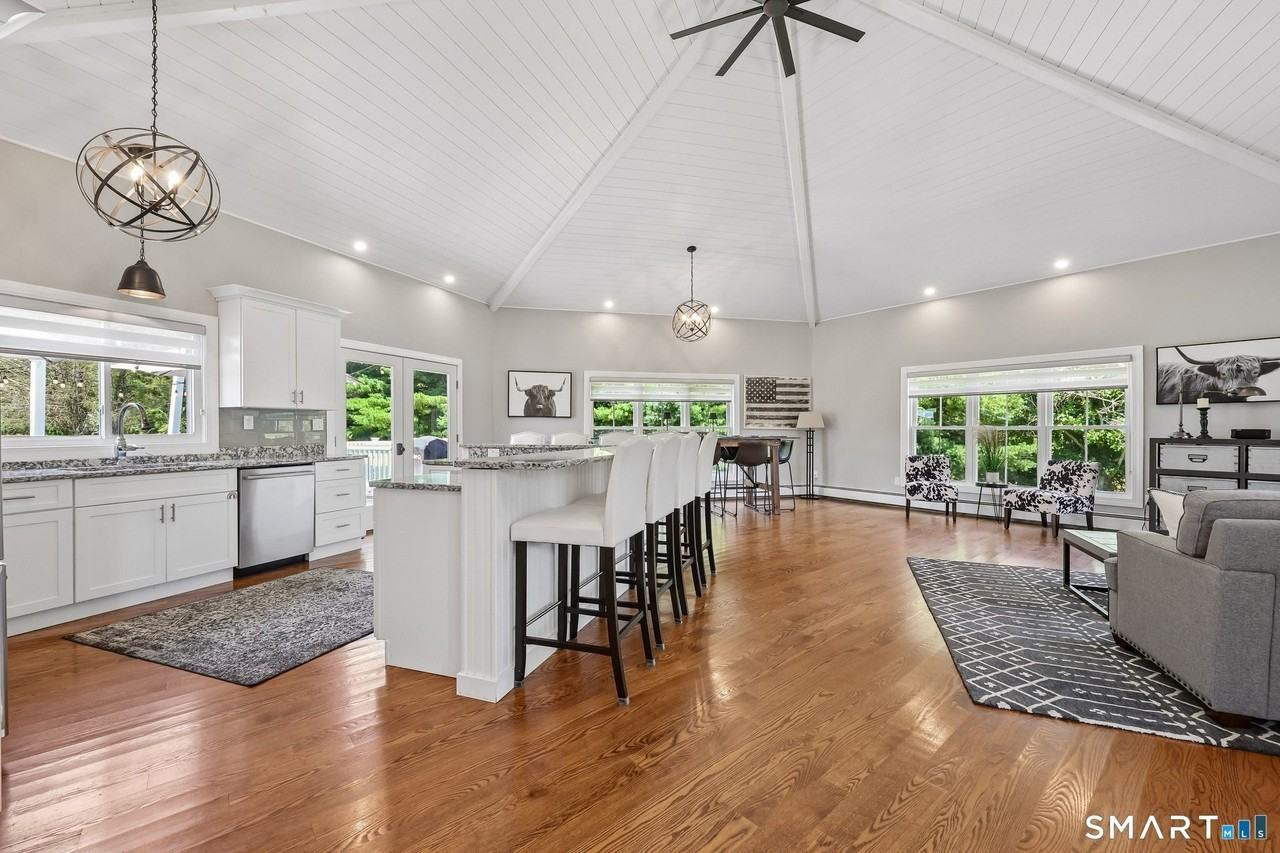 687 Richies Way - Photo 3 of 26