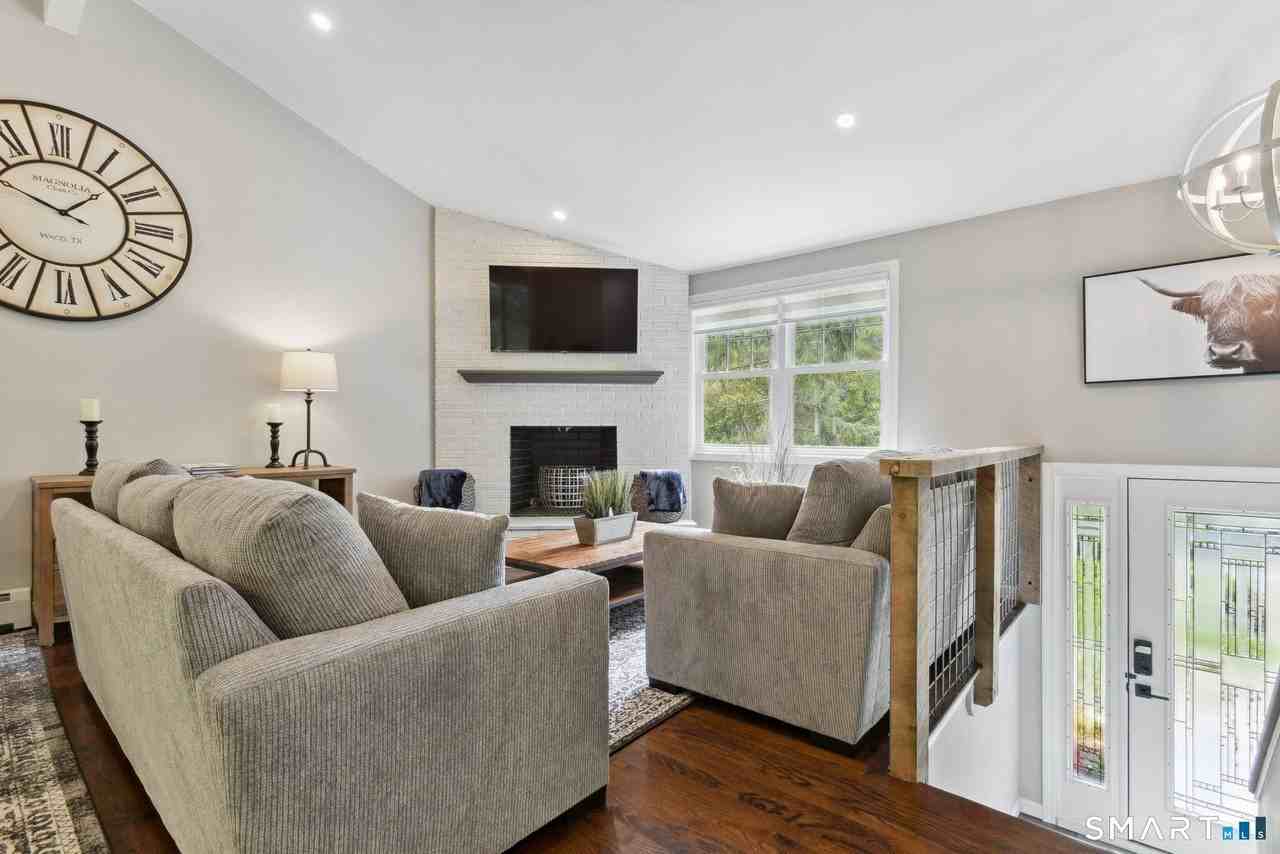 85 Michael Dr - Photo 5 of 34