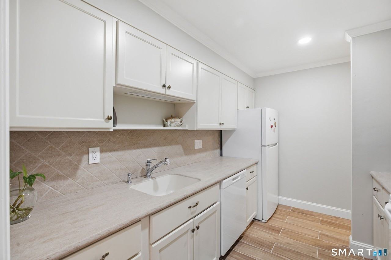 247 Hamilton Ave #3 - Photo 6 of 20