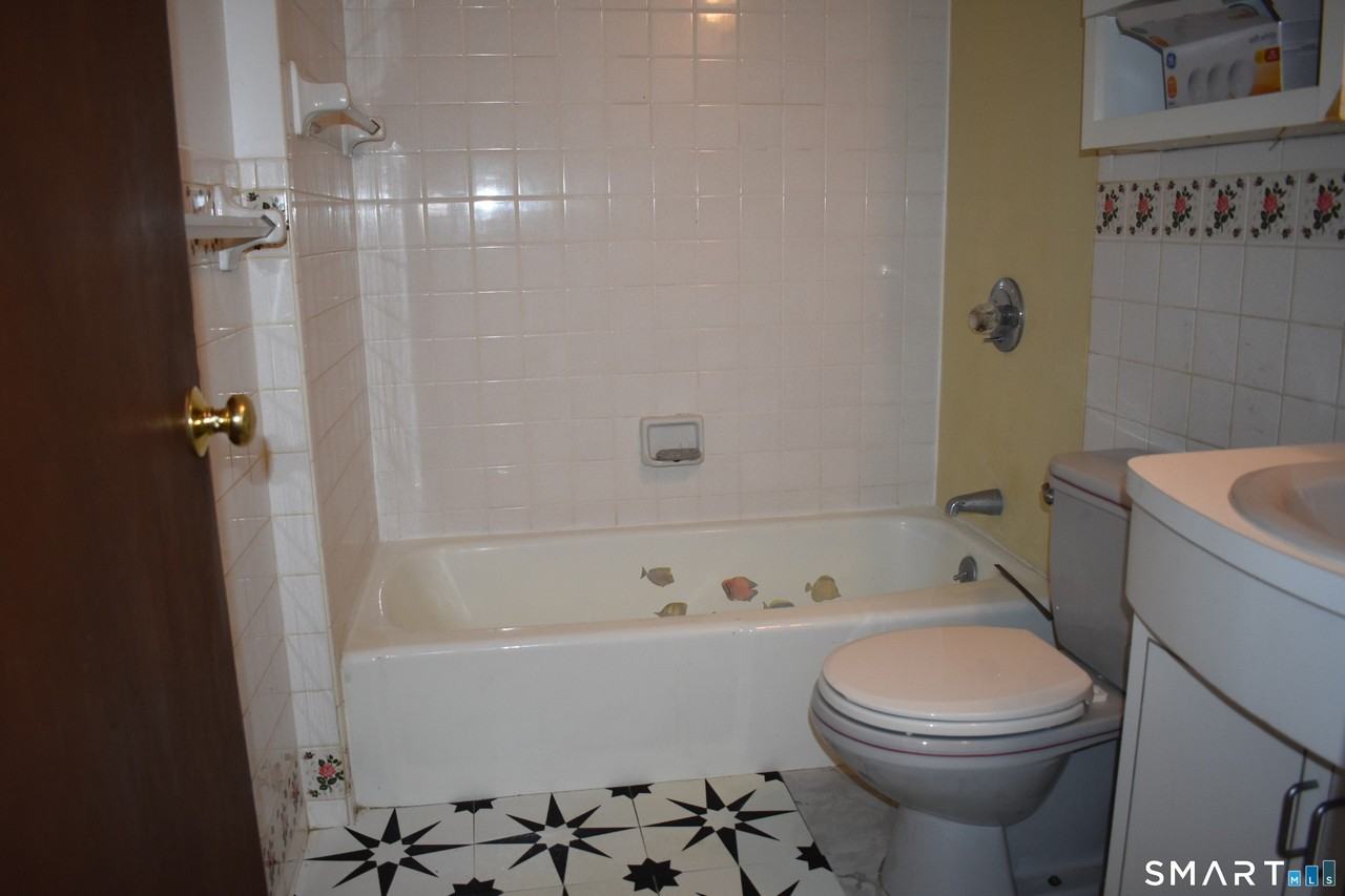 1575 Boston Ave #D14 - Photo 4 of 10
