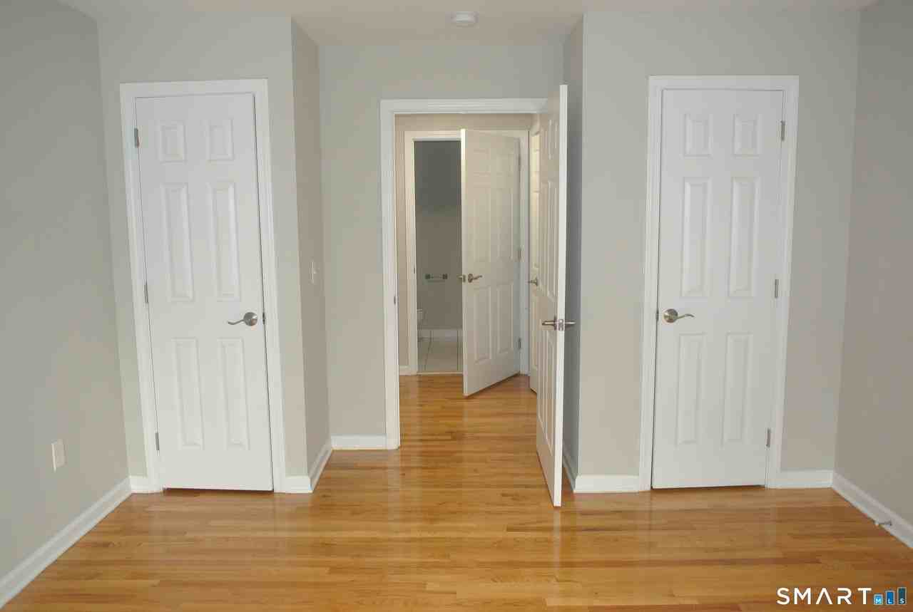 670 Boston Post Rd #5 - Photo 4 of 18