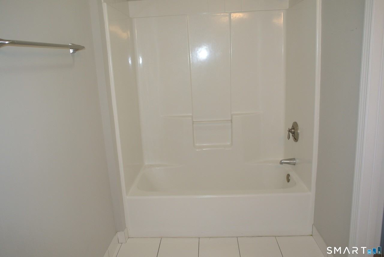 670 Boston Post Rd #5 - Photo 7 of 18