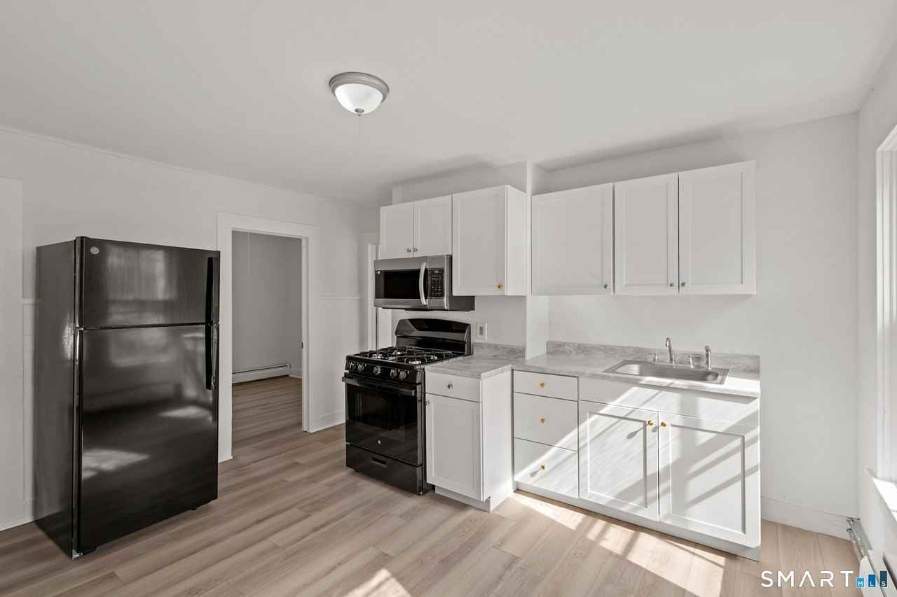 63 Reynolds St #B - Photo 7 of 27