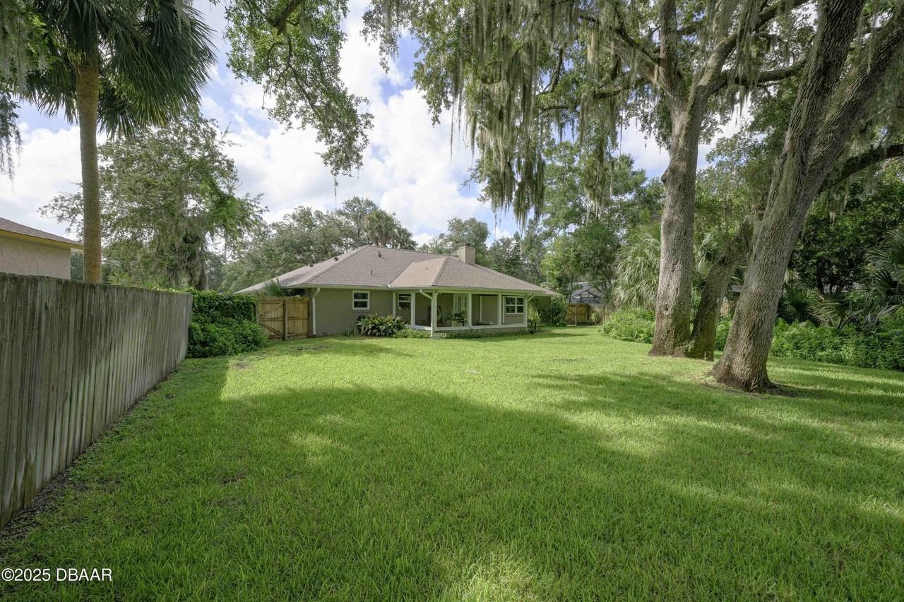 6118 Del Rio Dr - Photo 5 of 15