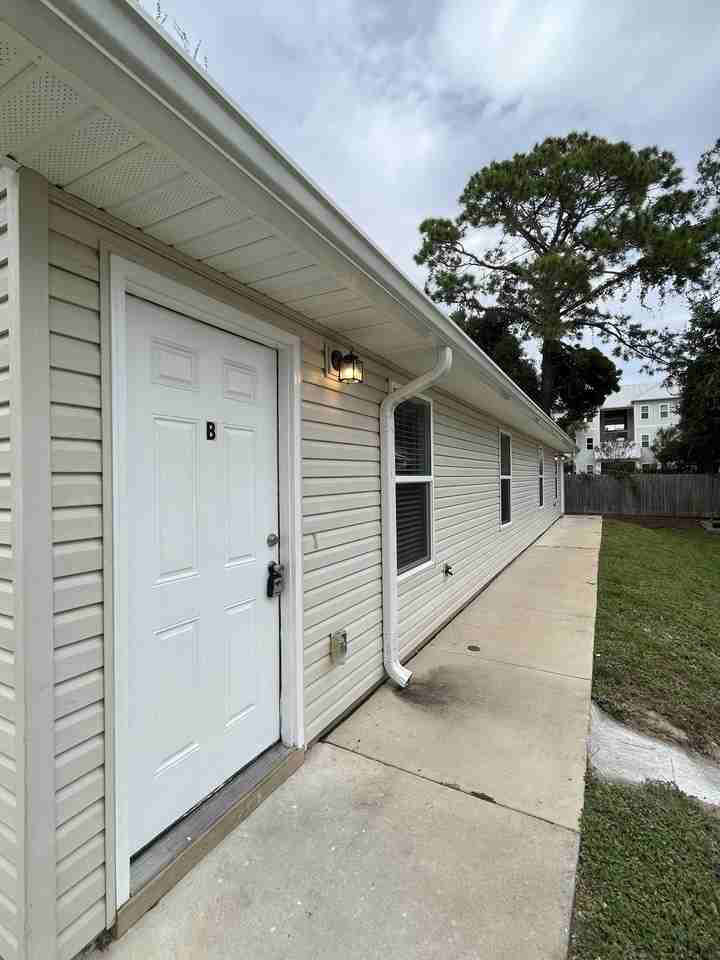 19 Park Cir Se #A - Photo 2 of 10