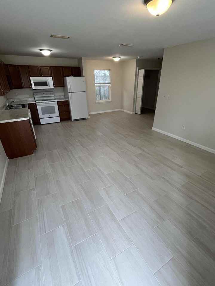 19 Park Cir Se #A - Photo 3 of 10