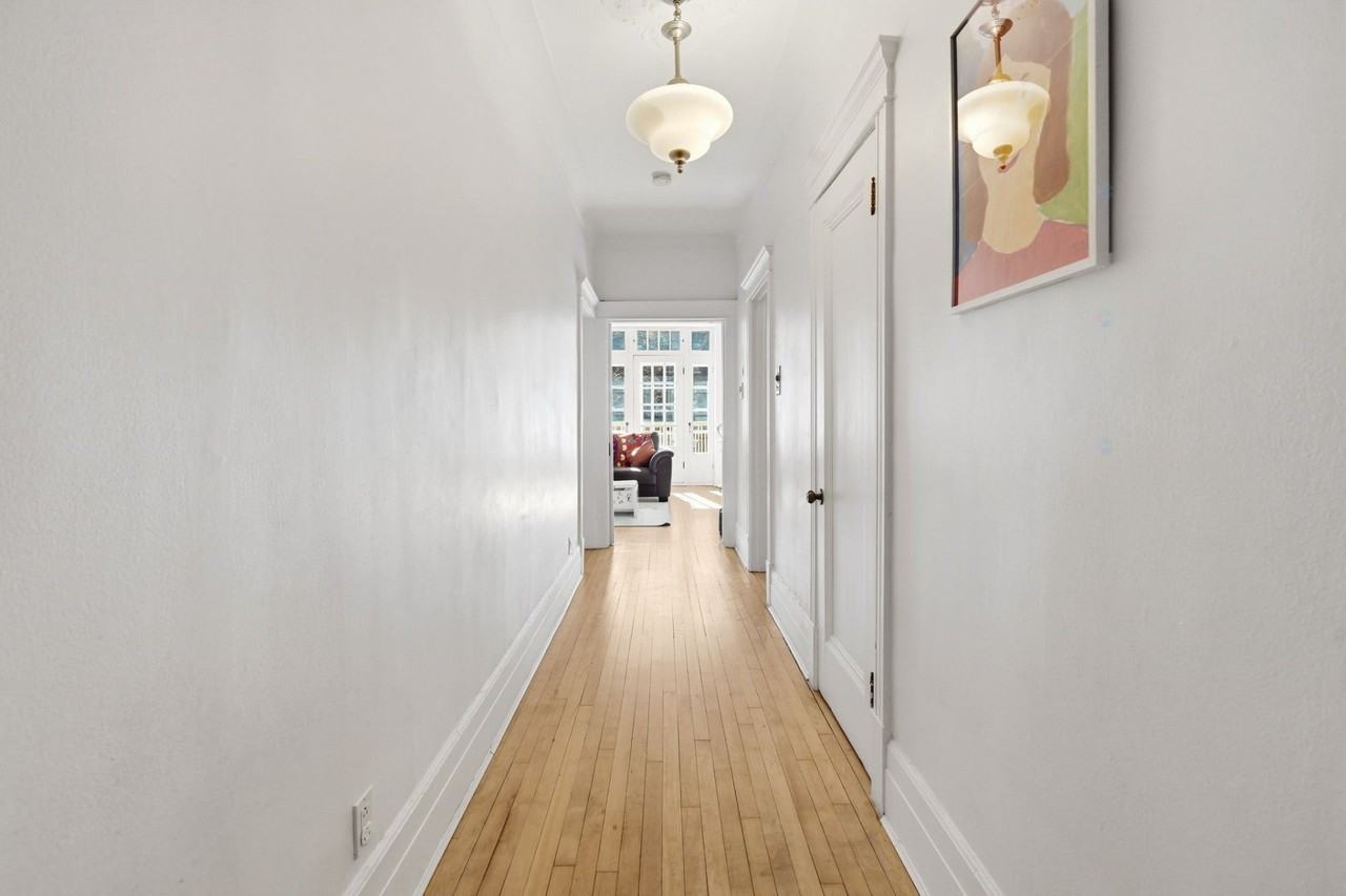 1465 Av Bernard - Photo 2 of 25