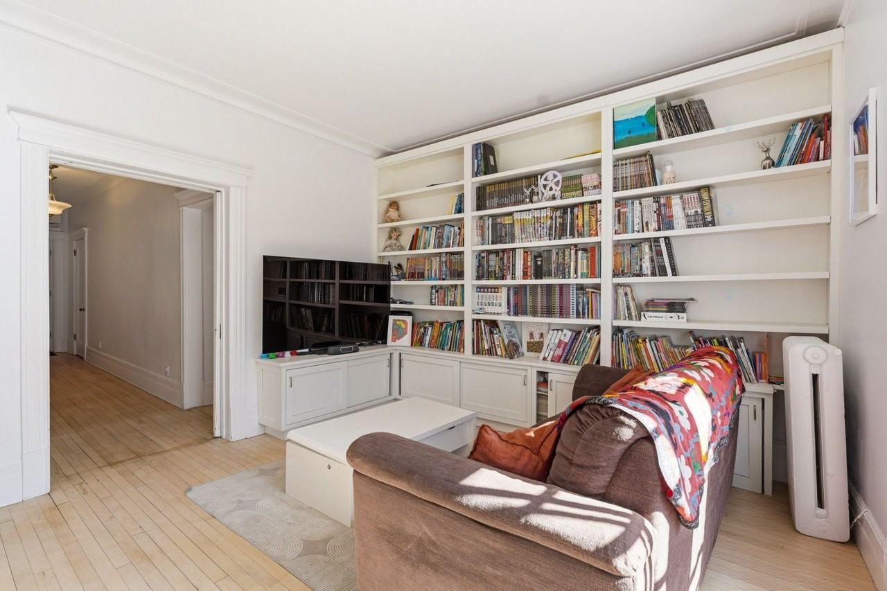 1465 Av Bernard - Photo 3 of 25