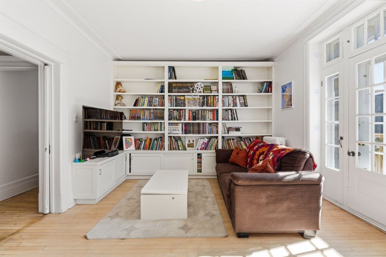 1465 Av Bernard - Photo 4 of 25