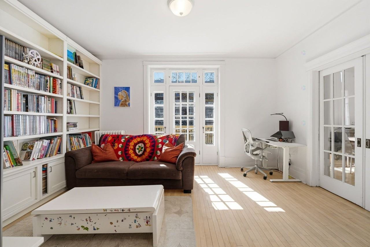 1465 Av Bernard - Photo 5 of 25
