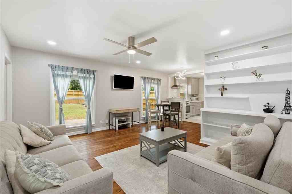 4308 Donnelly Ave - Photo 6 of 39