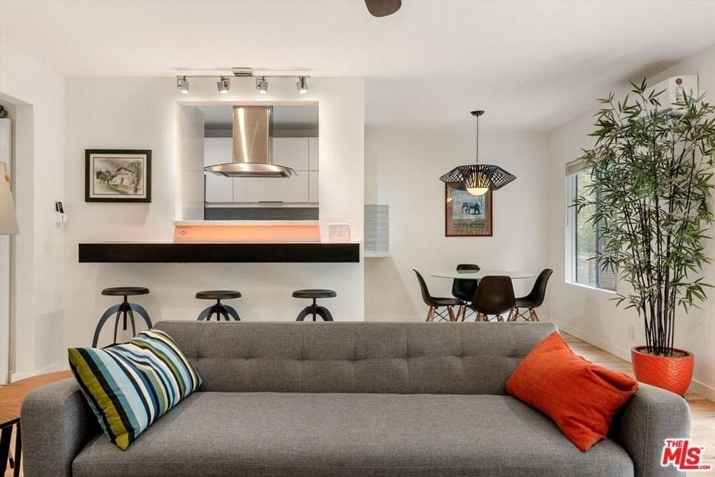 2921 10th St - Photo 4 of 24