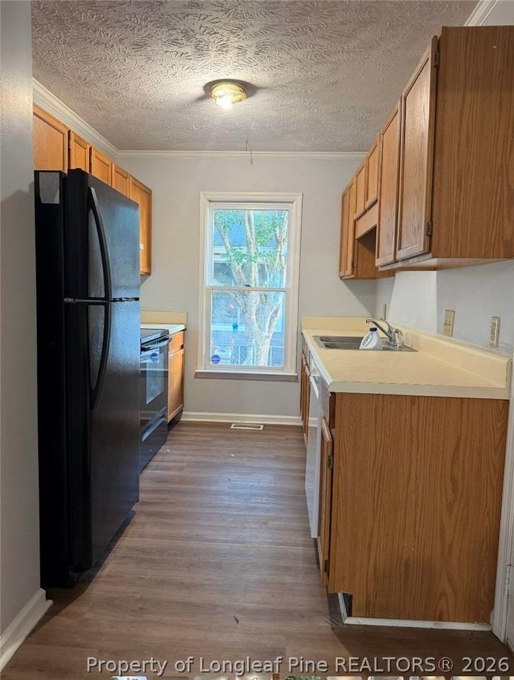 3023 Copenhagen Dr - Photo 5 of 10