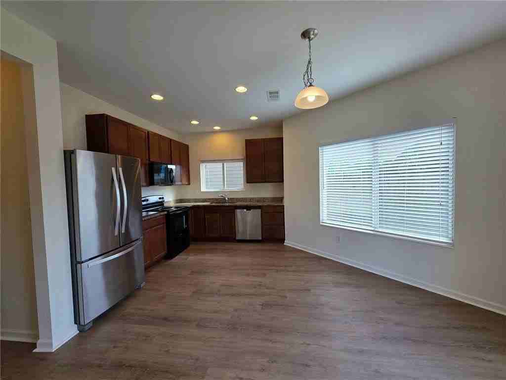 1490 Avalon Creek Rd - Photo 2 of 20