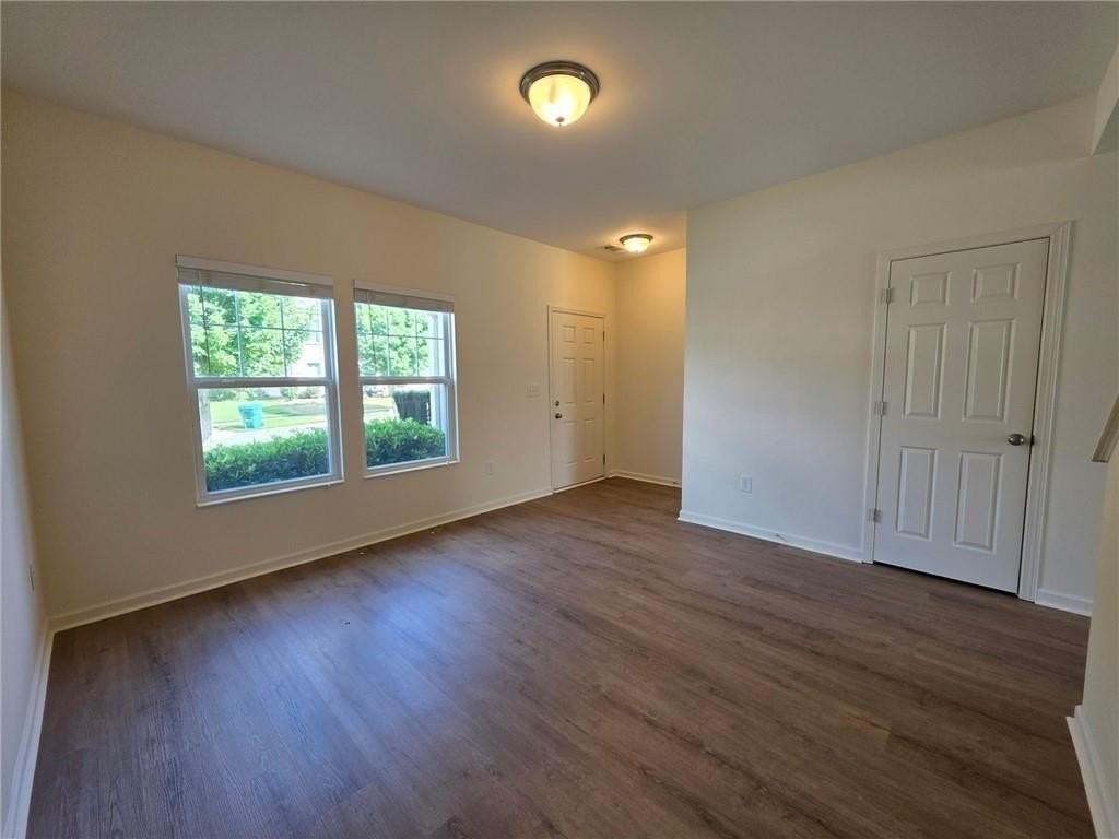 1490 Avalon Creek Rd - Photo 6 of 20