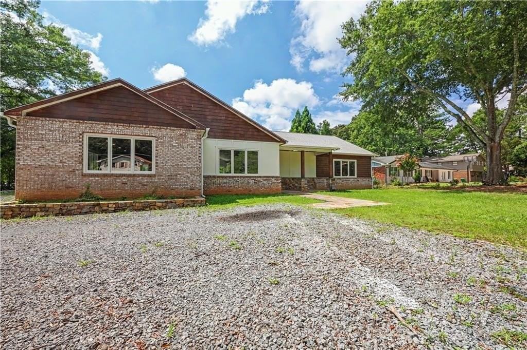 2909 Jones Mill Rd - Photo 2 of 44