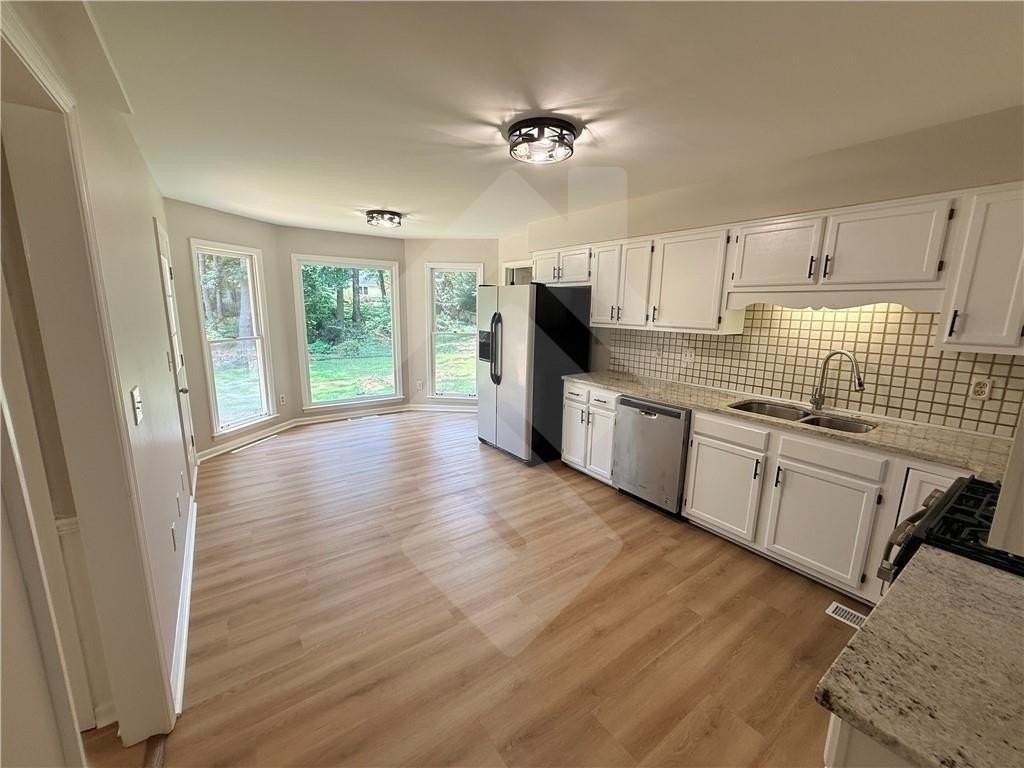 2890 Brookcliff Ln - Photo 7 of 50