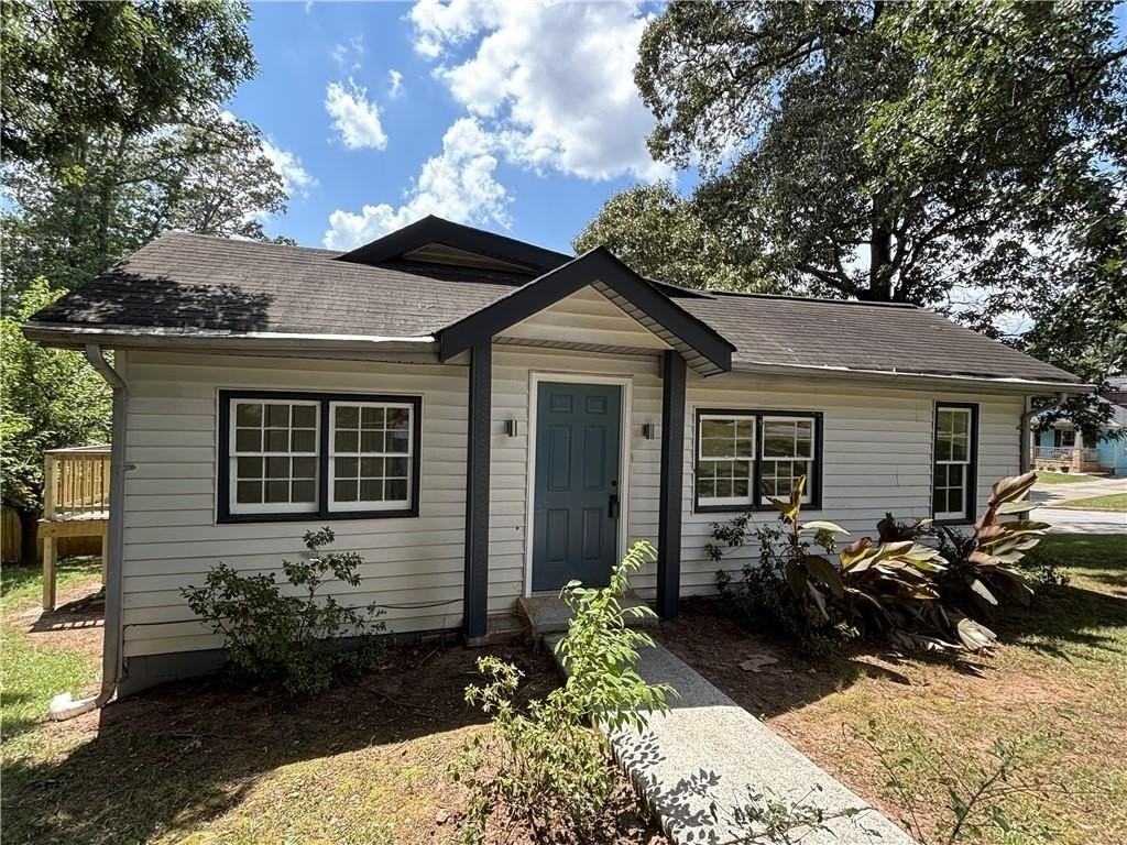 2469 Glynn Dr Se - Photo 2 of 27