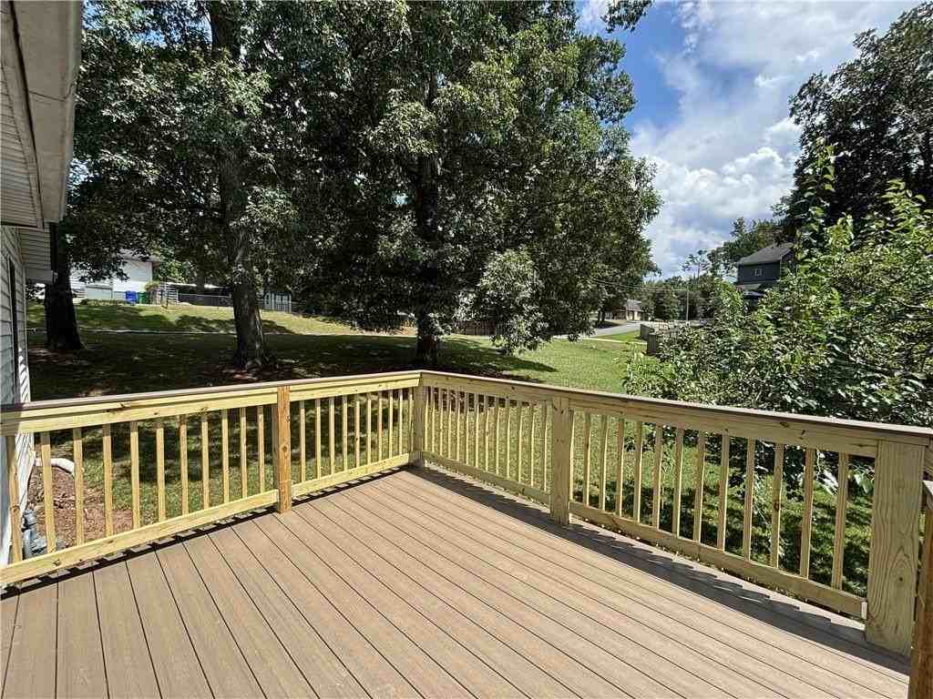 2469 Glynn Dr Se - Photo 5 of 27