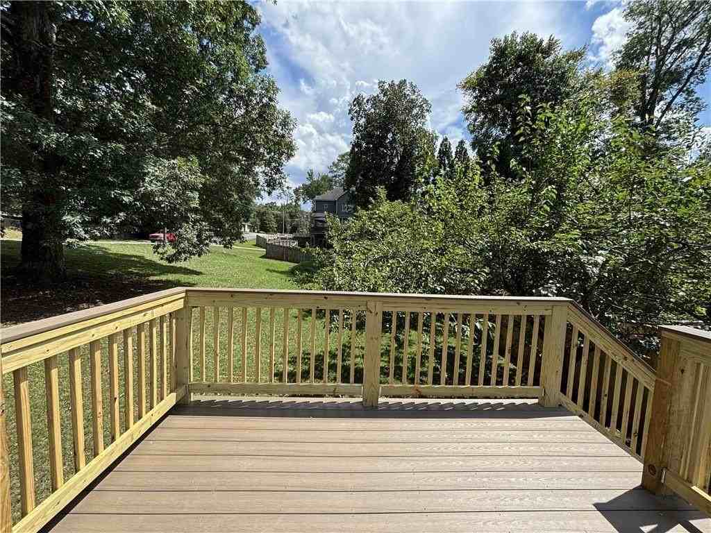2469 Glynn Dr Se - Photo 6 of 27