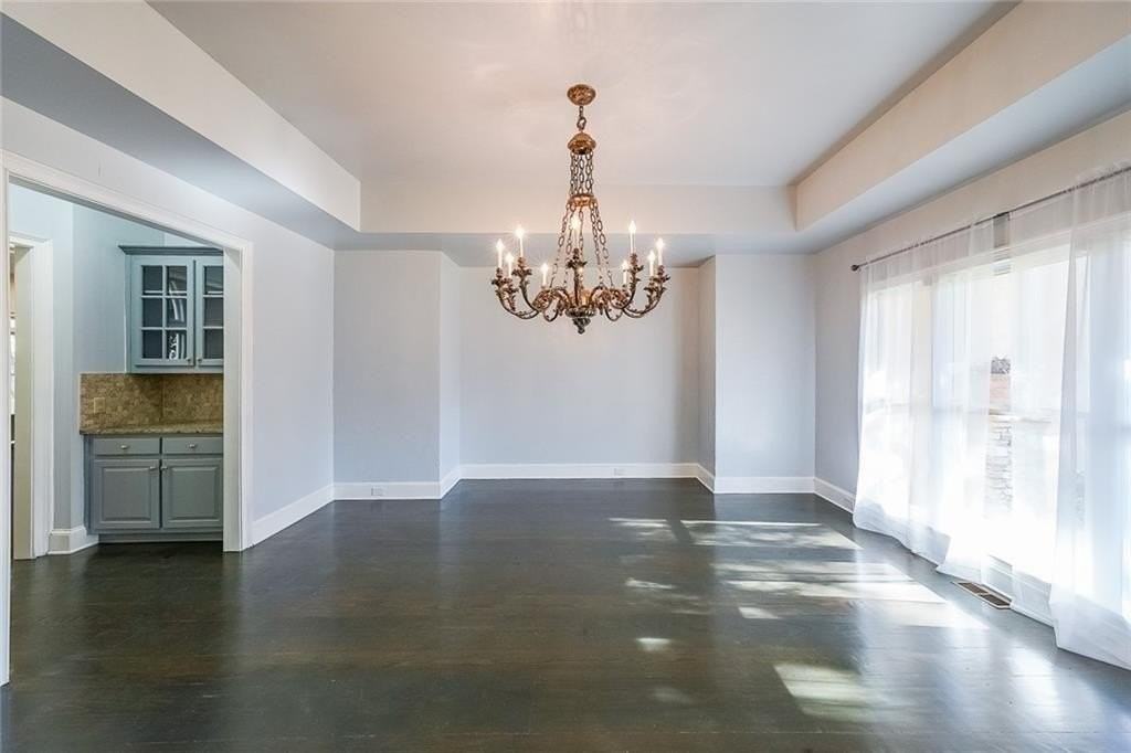 2747 Lockerly Ln - Photo 3 of 24