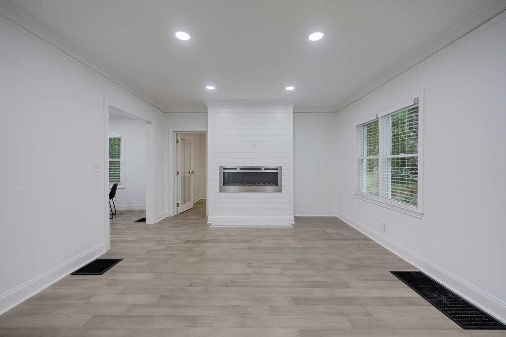 593 Lynnhaven Dr Sw - Photo 4 of 44