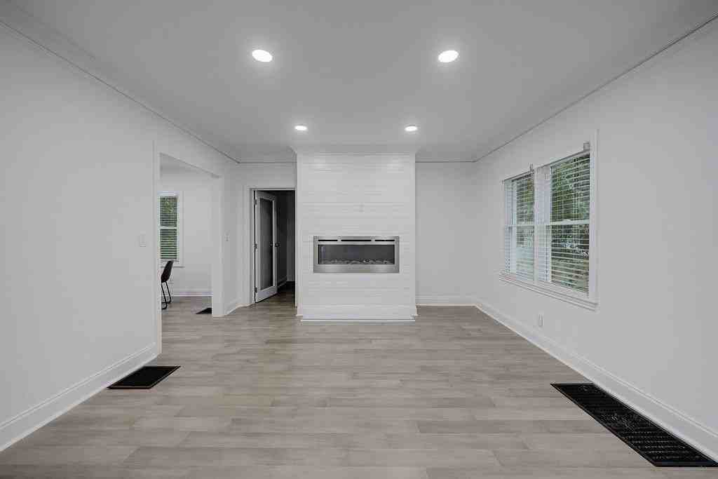 593 Lynnhaven Dr Sw - Photo 7 of 44