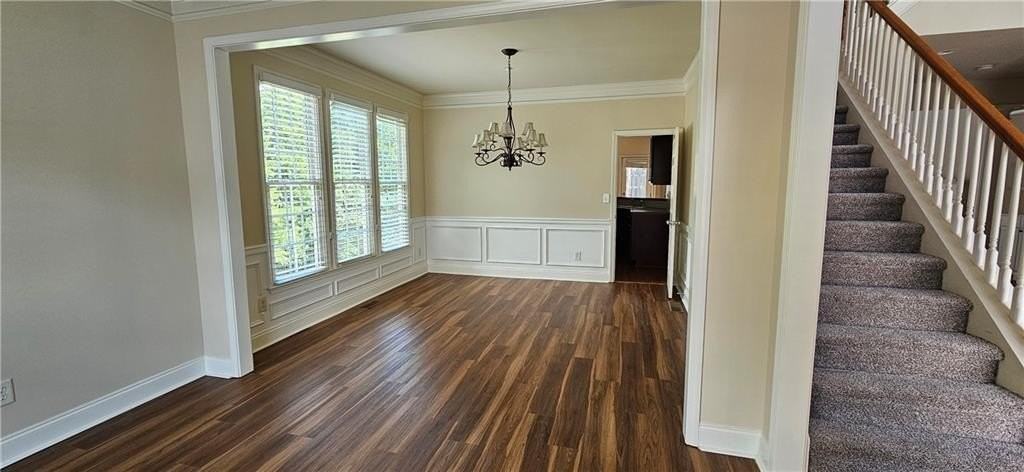 647 Maple Grove Way - Photo 5 of 37