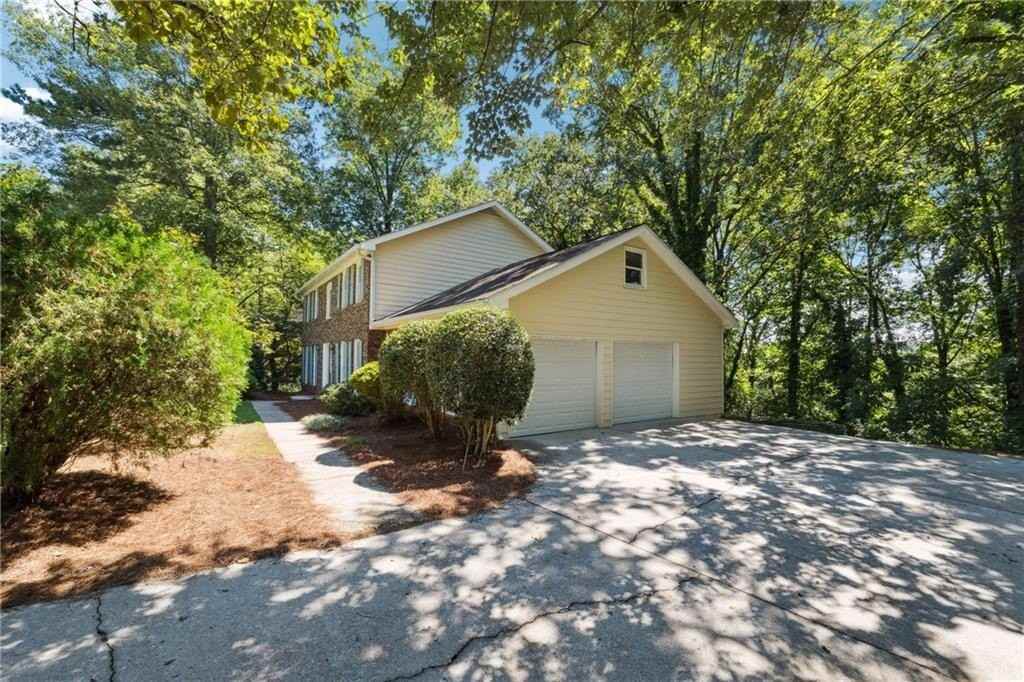 3761 Ridge Rd Se - Photo 2 of 27