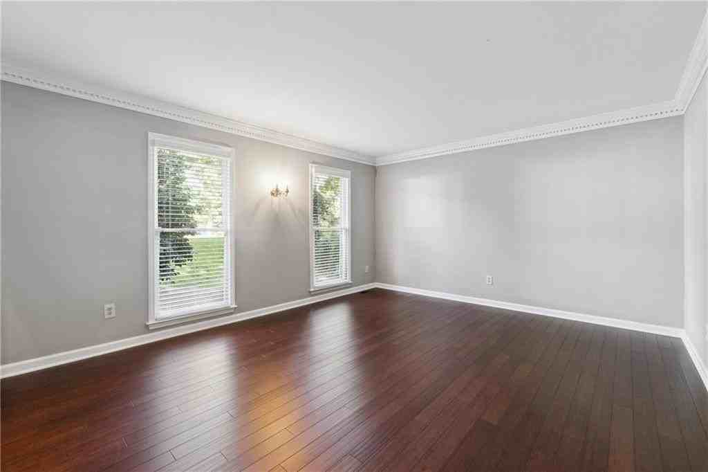 3761 Ridge Rd Se - Photo 4 of 27