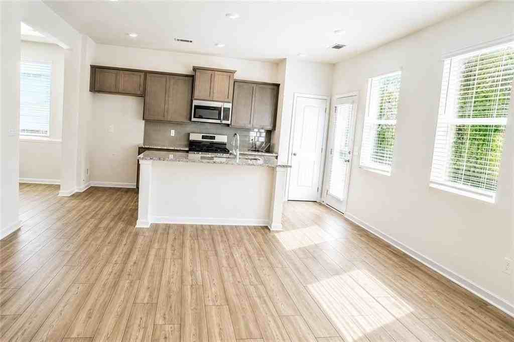 79 Pineview Dr - Photo 3 of 14