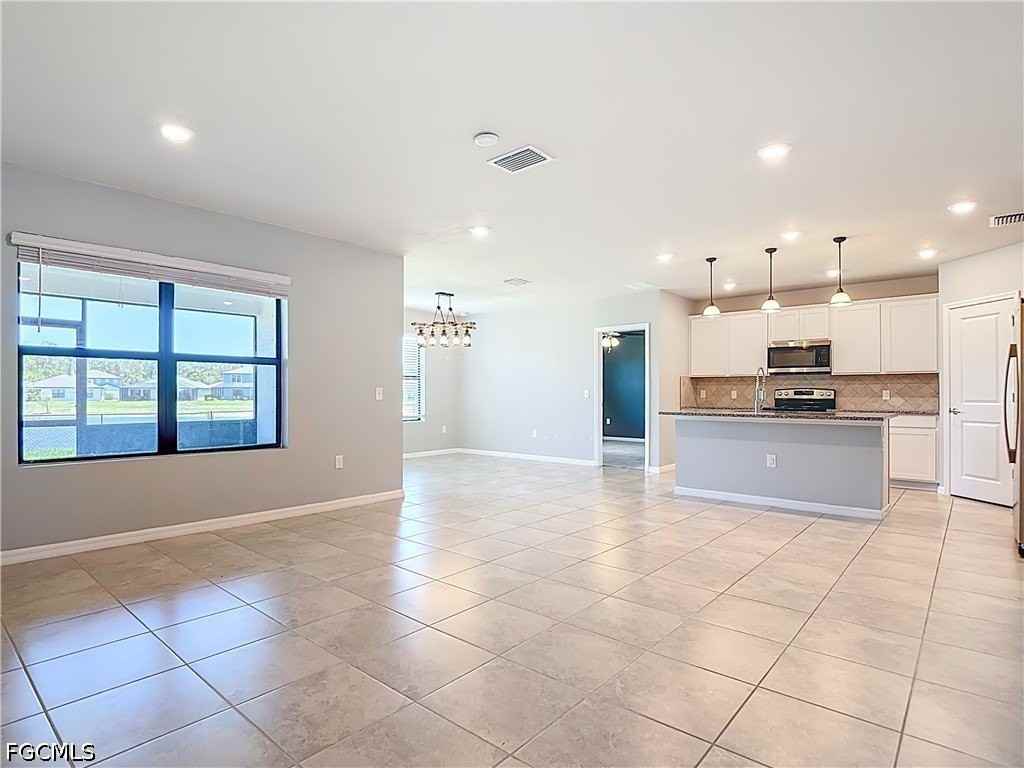 16056 Enclaves Cove Dr - Photo 4 of 34