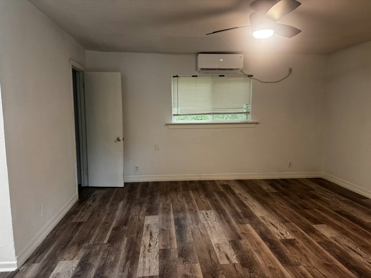 1203 Panhandle St, Unit 5 - Photo 2 of 8