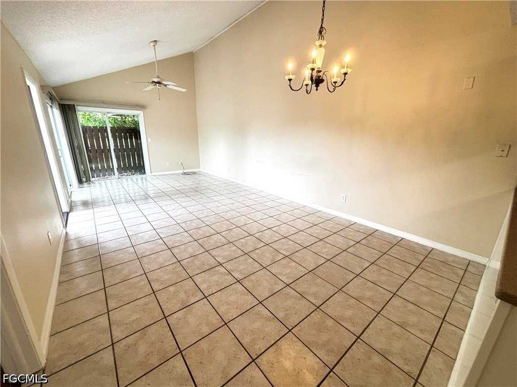 5660 Foxlake Dr - Photo 6 of 15
