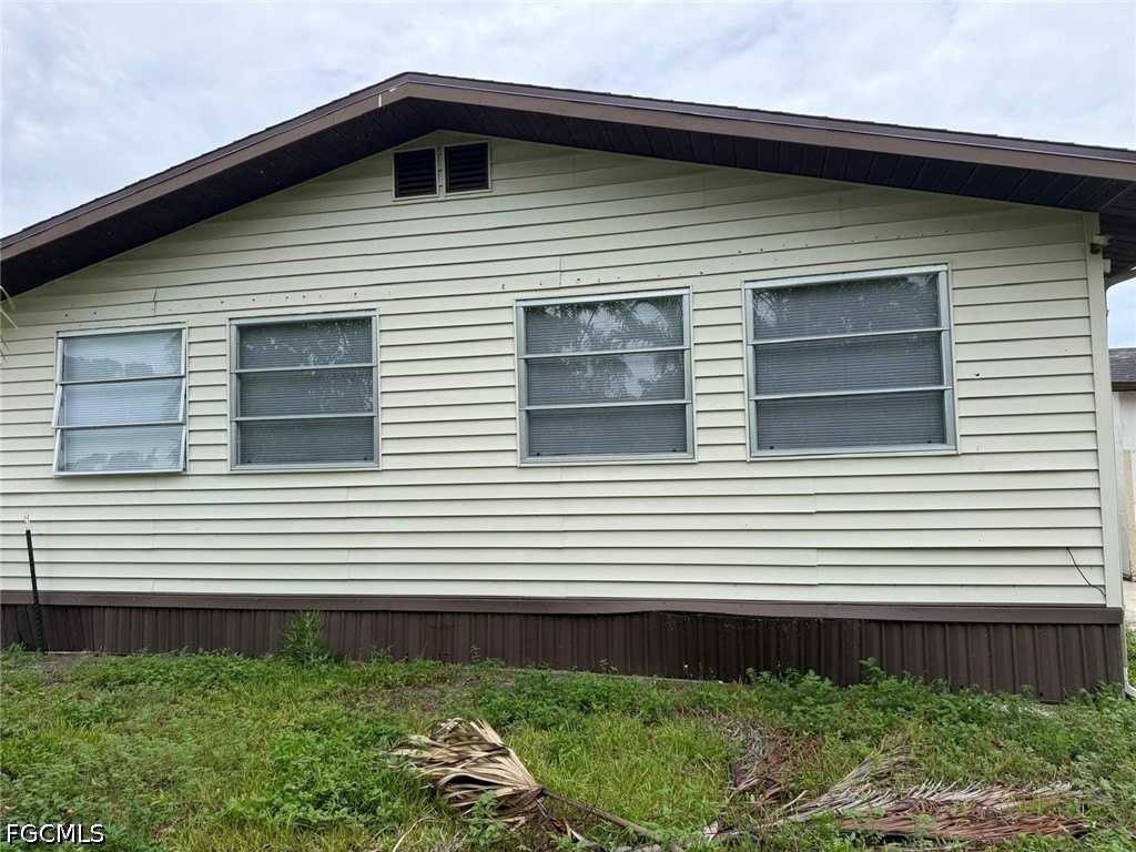 130 Lantern Pl - Photo 2 of 15
