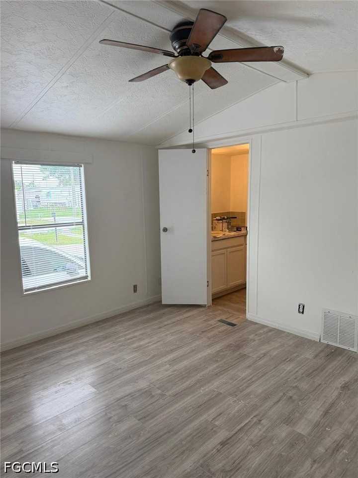 130 Lantern Pl - Photo 3 of 15